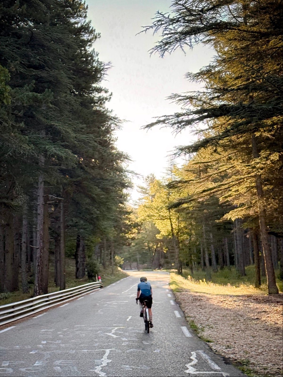 Full size image for Bédoin, Ventoux, sides of dirt